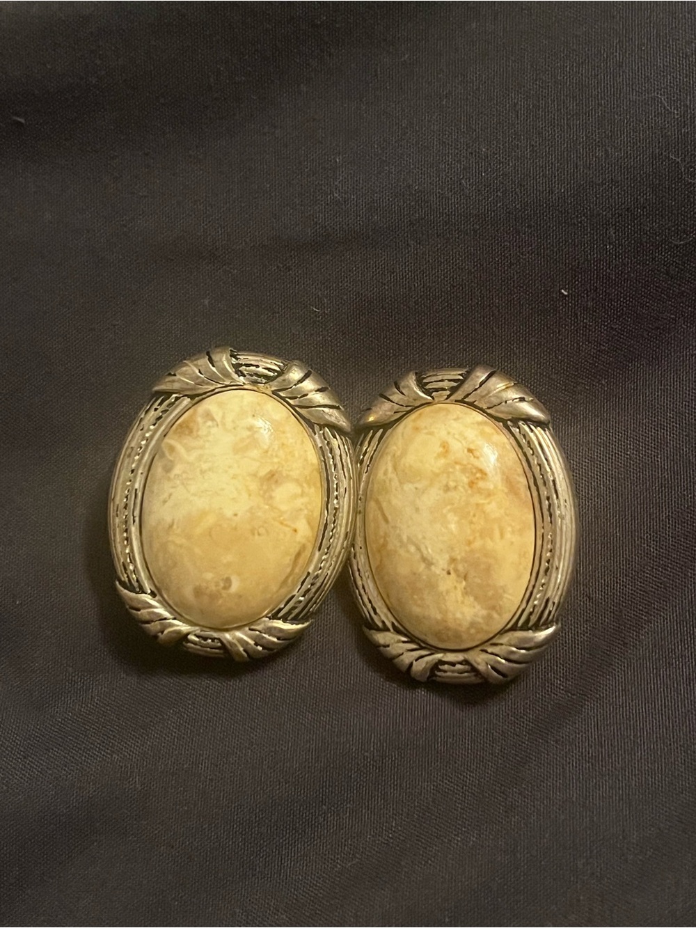 Unk Cream Oval Stone Silver-Tone Decorative Clip Earrings